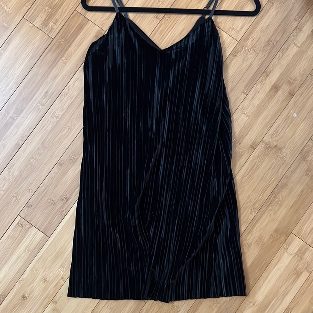 Tart oda black velvet pleated mini dress xs